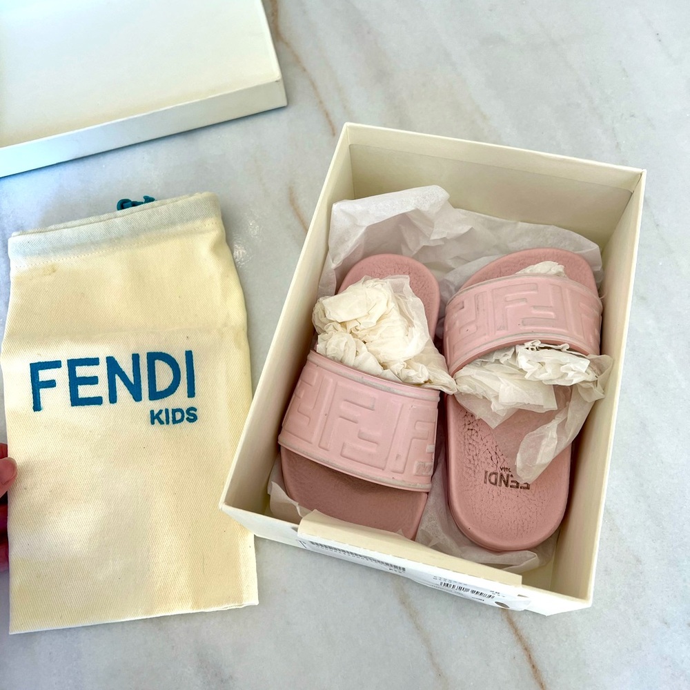 Fendi Toddler size 7 sandals